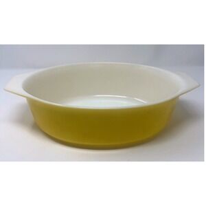 Vintage PYREX  045 Yellow  2.5 Quart Casserole Dish MCM Cottage Farmhouse